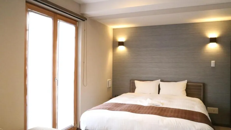 C&J HOTEL