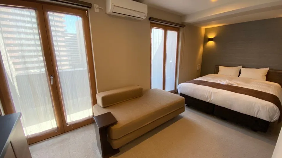 C&J HOTEL