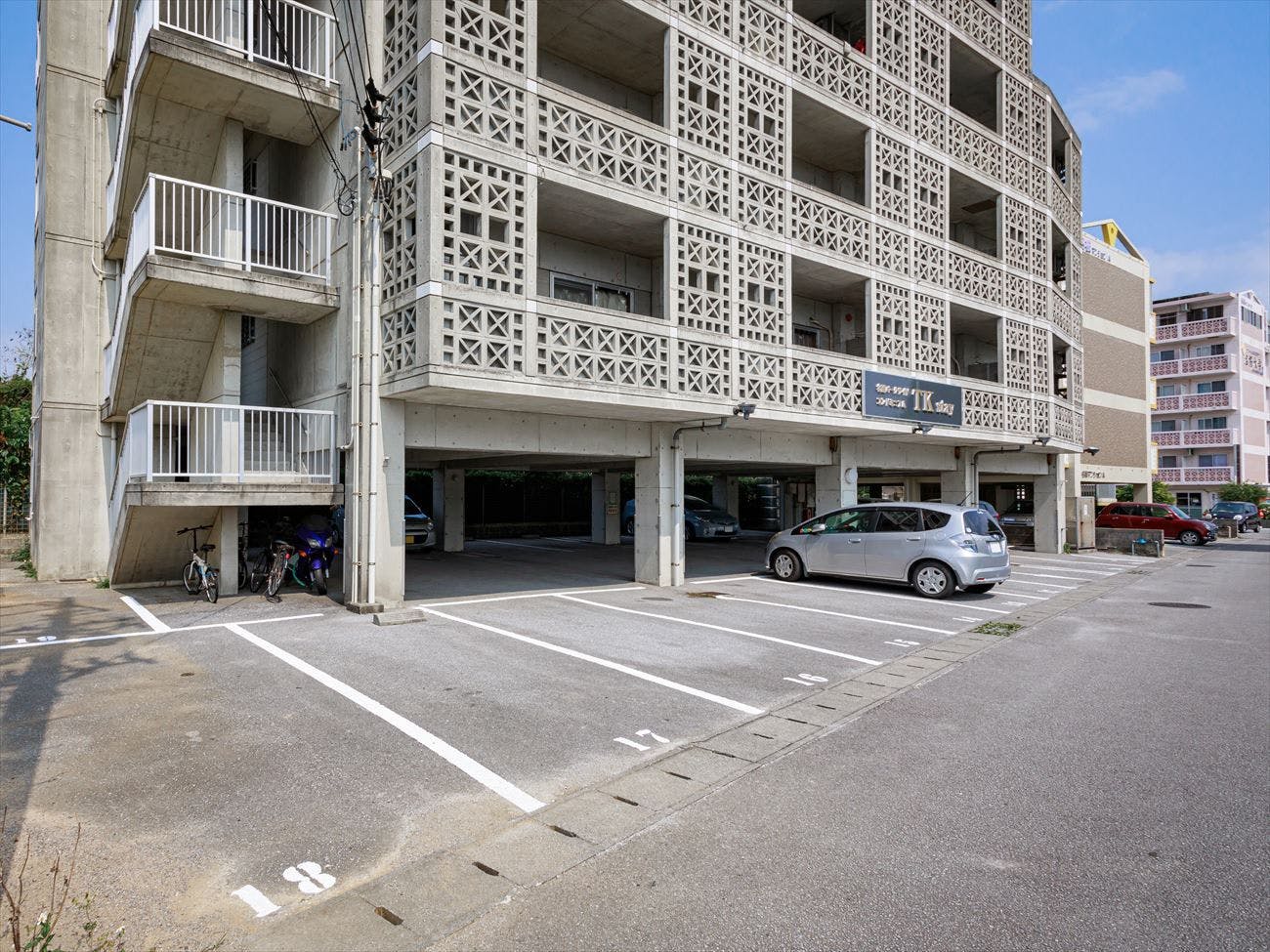 ที่จอดรถ