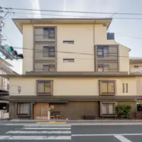 Hachi Inn