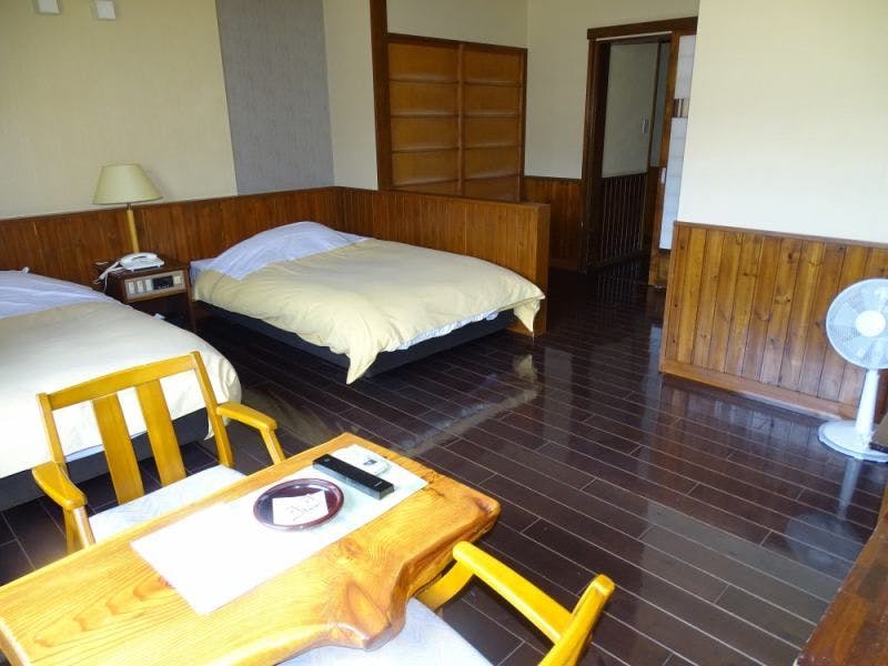 本馆西式房（停车场侧）