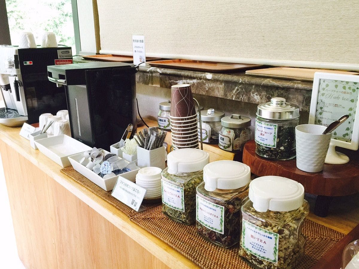 บริการฟรีกาแฟ ชา ฯลฯ ที่เลานจ์