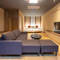 ห้องพักพร้อมอ่างอาบน้ำกลางแจ้งบางส่วน <Yamabiko>