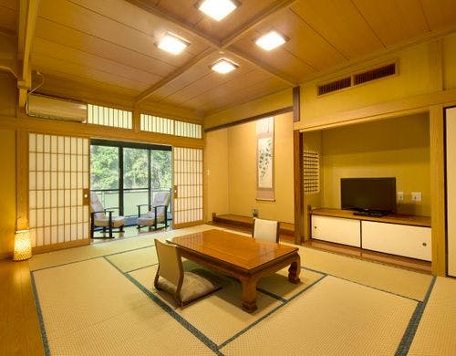 「滝・扇」和室10畳+8畳/川側