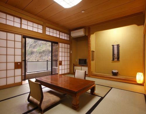 「末広・若竹」和室10畳/庭園・山側