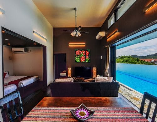 デラックス　室内