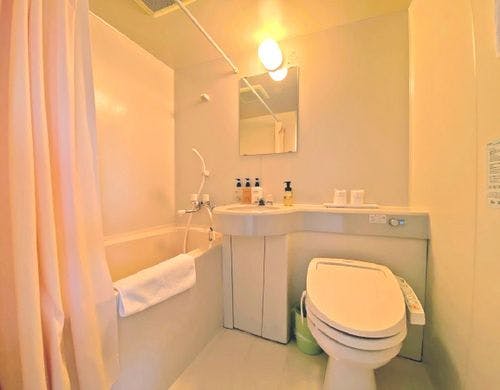 客室＿お風呂。ウォシュレット付き。