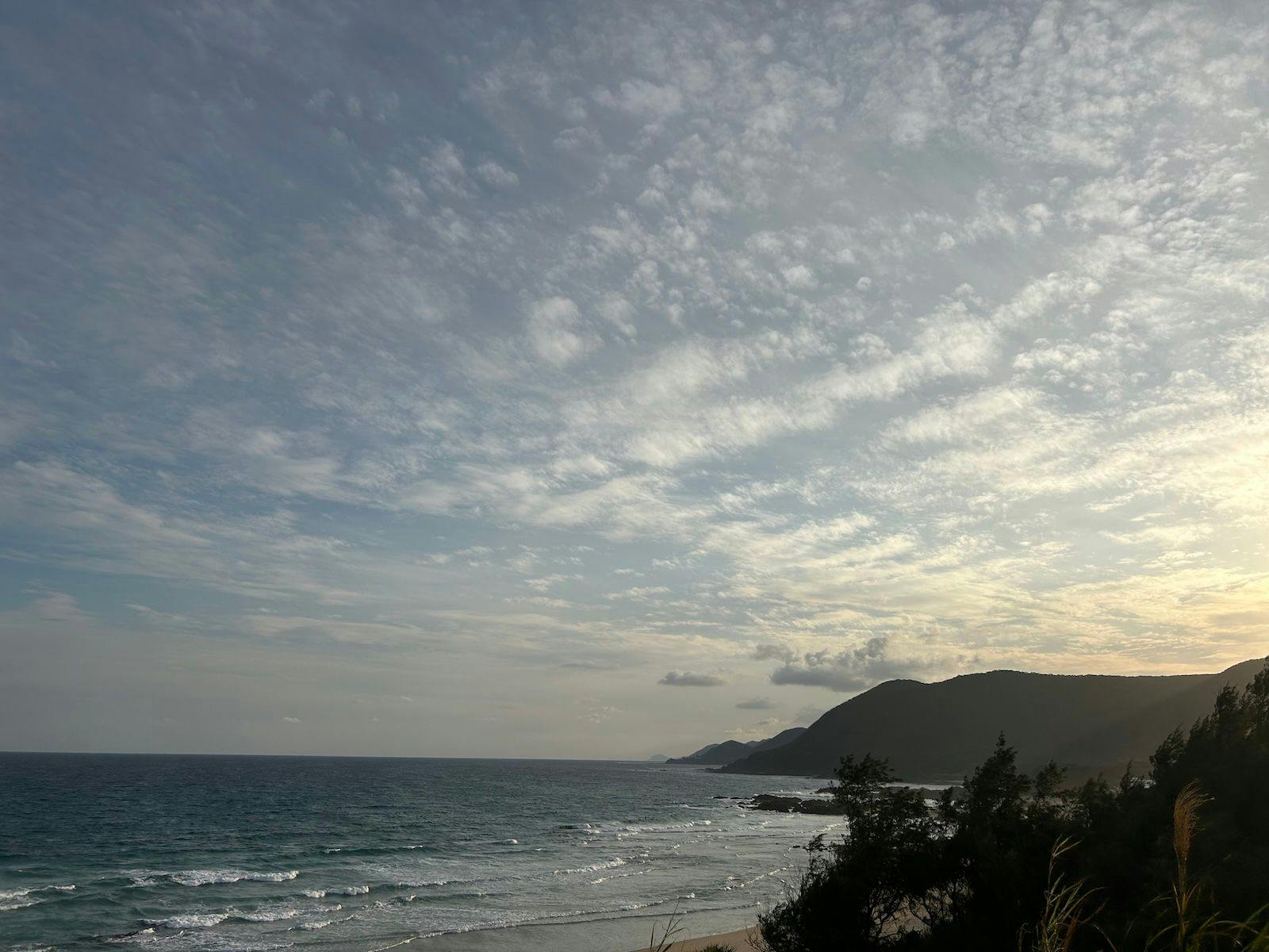 ทะเลและพระอาทิตย์ตกใกล้ที่พัก