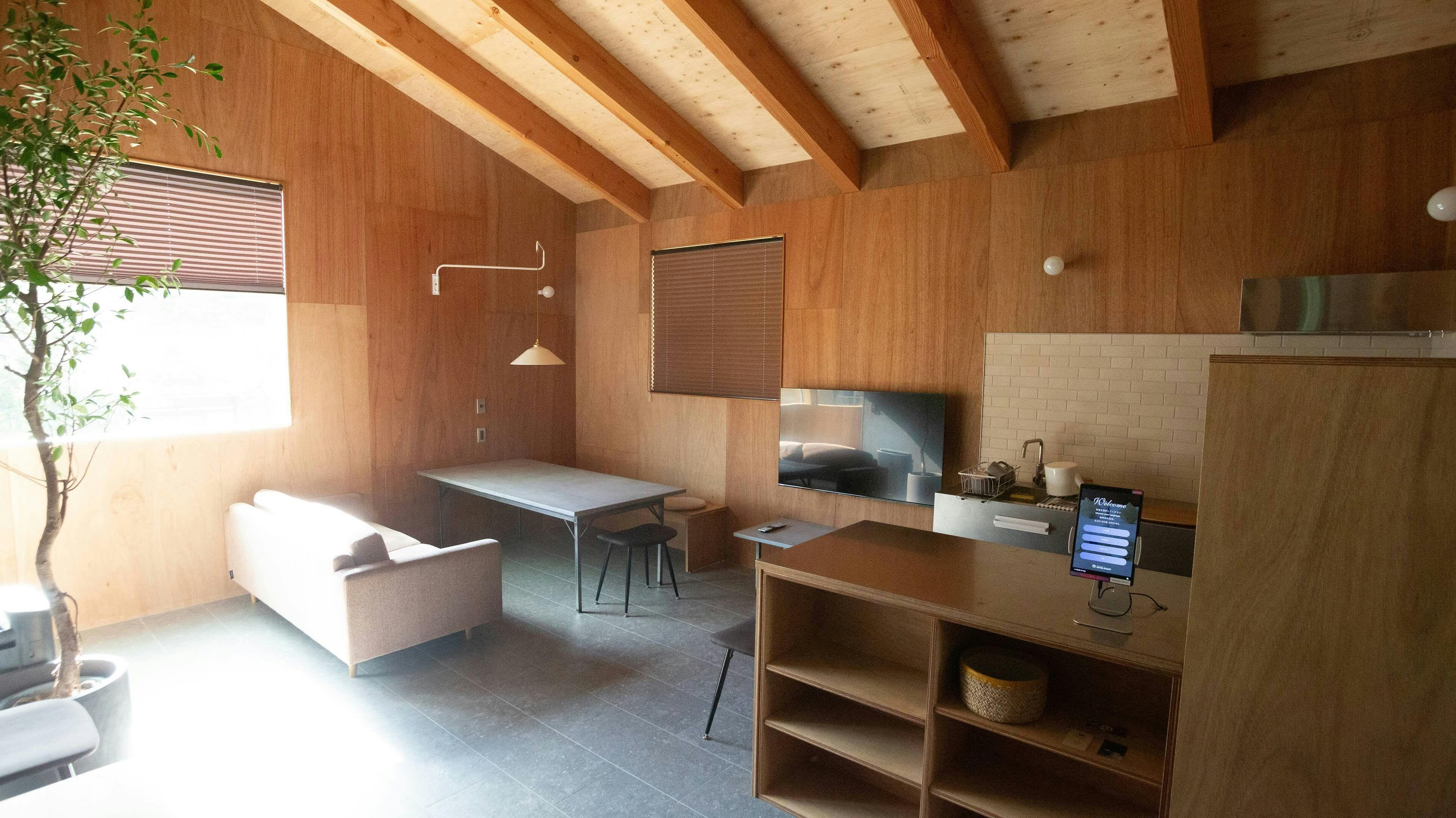 WOODSUITE LIVING