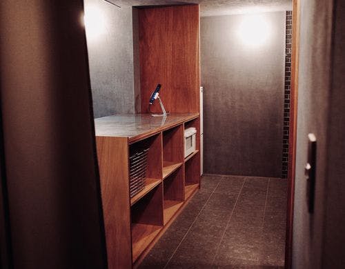 洗面室からキッチン