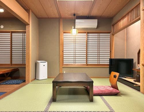 山側の静かな空間でお過ごしください。