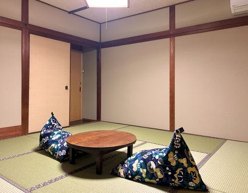 山側の静かな空間でお過ごしください。