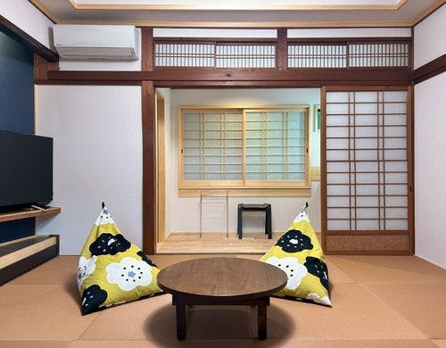 湯の里通りには面していない和室です。