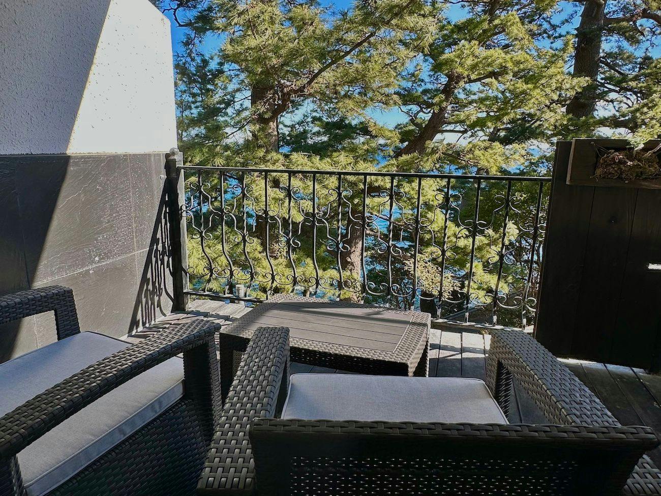 ISANA Resort: Natural Private Hotsprings and Ocean View Boutique Hotel