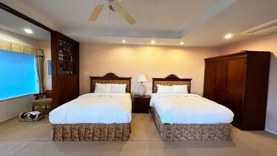 ISANA Resort: Natural Private Hotsprings and Ocean View Boutique Hotel