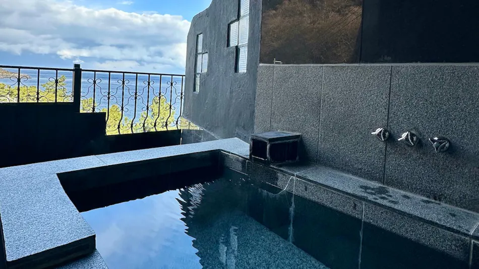 ISANA Resort: Natural Private Hotsprings and Ocean View Boutique Hotel