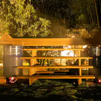 อ่างอาบน้ำโกเอมอนในยามค่ำคืนเป็นสิ่งพิเศษ