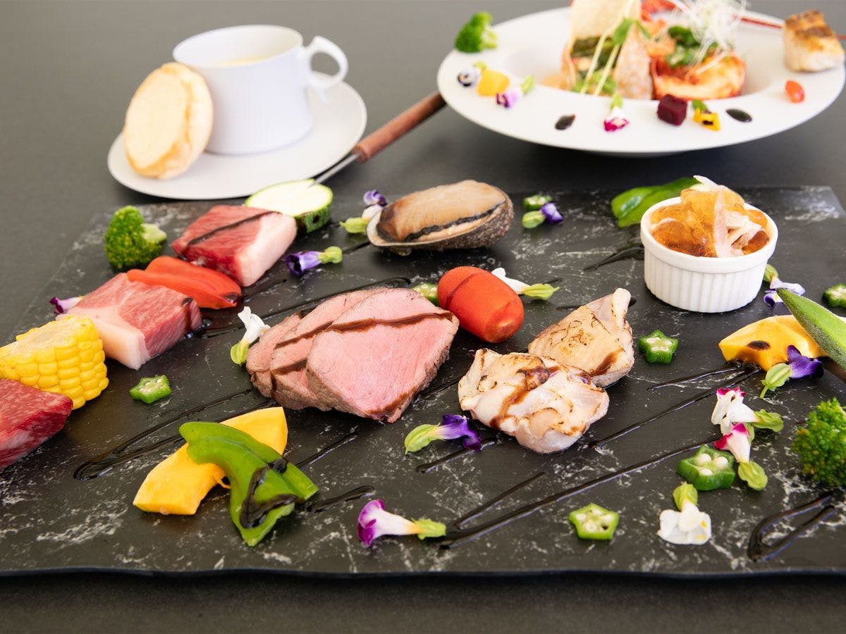 เรายังมีเมนูอาหารคอร์สที่พิถีพิถันให้บริการ