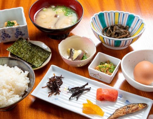 朝食