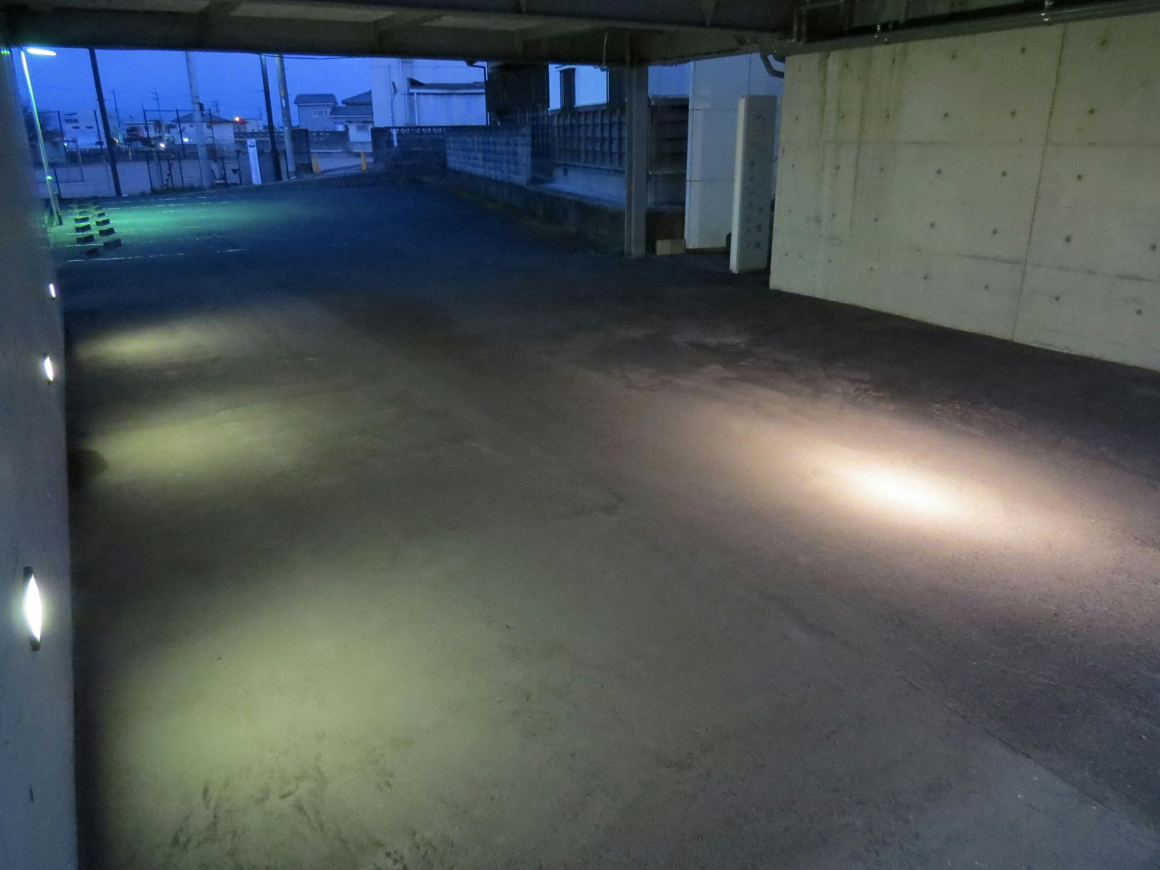 ที่จอดรถ (สูงไม่เกิน 2.1 เมตร)