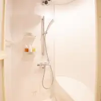 Kamar Mandi Shower di FOREST CABIN