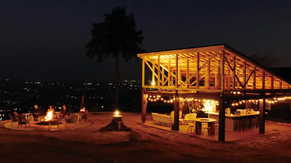 ETOWA KASAMA: Outdoor Resort Close to the Sky and Forest
