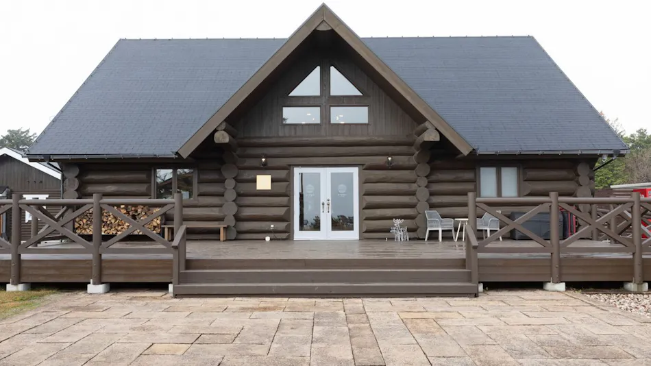 ETOWA KASAMA: Outdoor Resort Close to the Sky and Forest