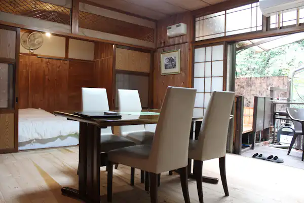 ห้องพักชั้น 1 พร้อมน้ำพุร้อนกลางแจ้ง "โฮชิโอะ"