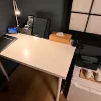 ห้องเตียงคู่พร้อมโต๊ะทำงาน