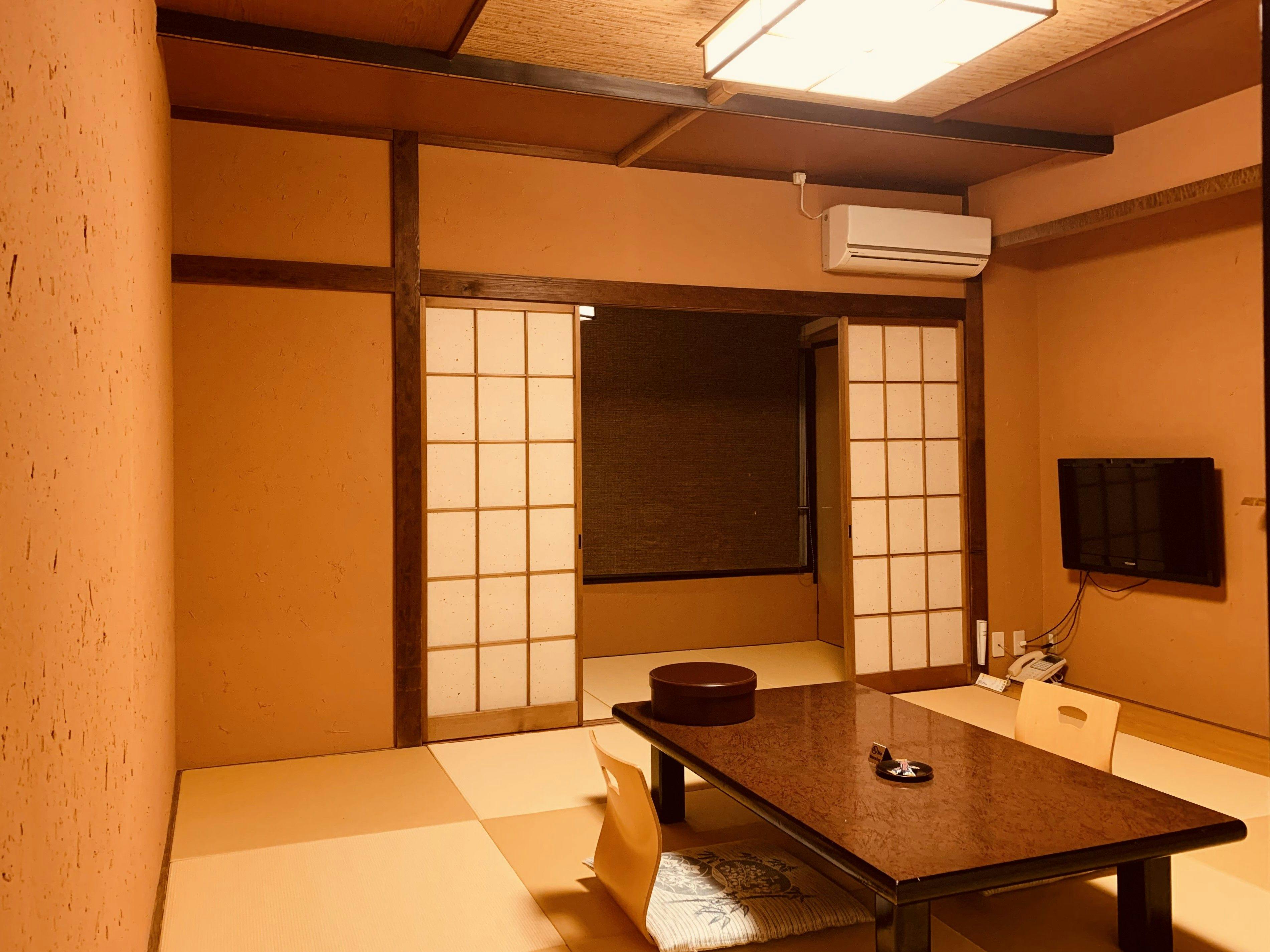 ห้องสไตล์ญี่ปุ่นขนาด 8 เสื่อทาทามิพร้อมระเบียงกว้าง