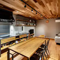 บรรยากาศธรรมชาติที่ผสมผสานไม้เนื้อแท้