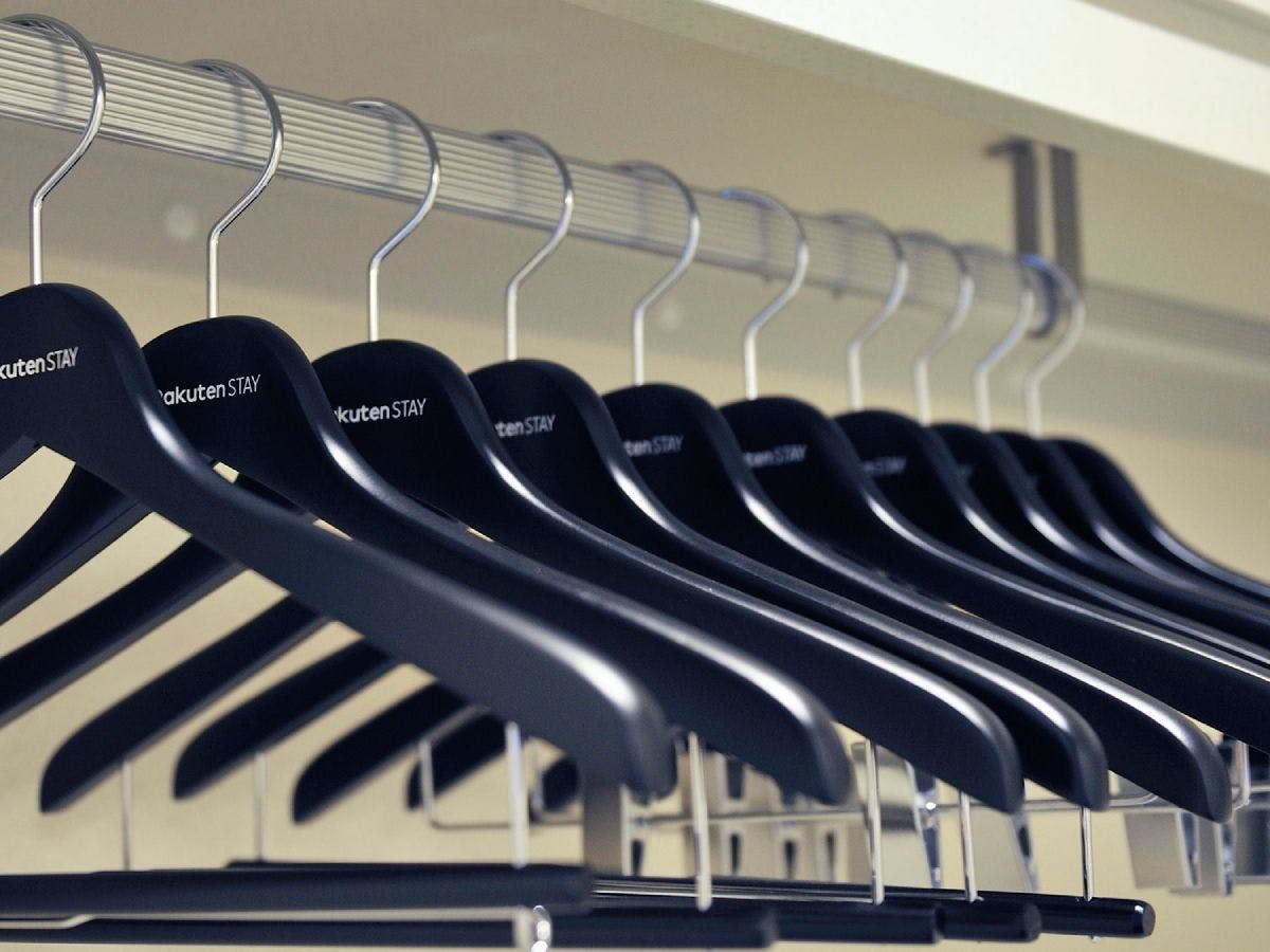 Semua kamar: Gantungan baju