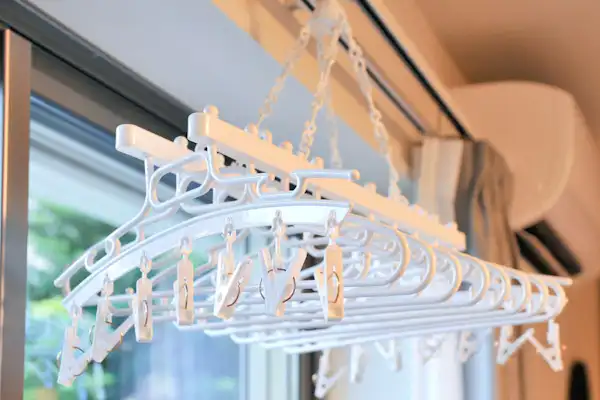 Semua kamar: Gantungan baju