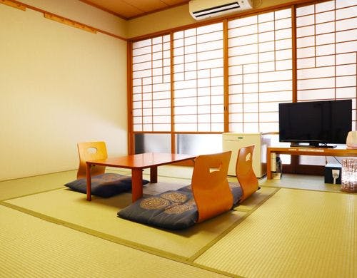 【露天風呂付6畳】柔らかな光が降りそそぐ