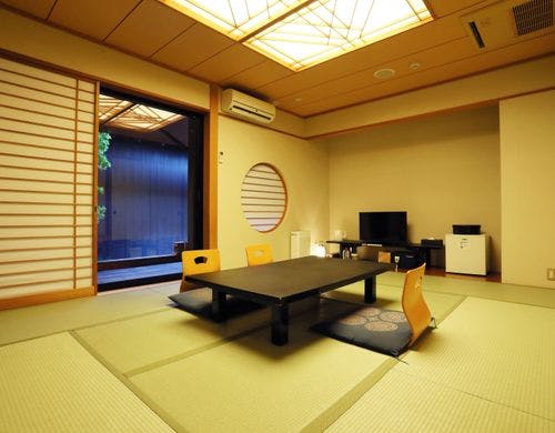 10畳　露天風呂付◆緑と灯りが調和する空間