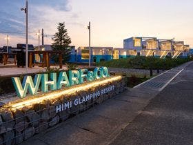 ＨＩＭＩ　ＧＬＡＭＰＩＮＧ　ＲＥＳＯＲＴ　ＷＨＡＲＦ＆ＣＯ．
