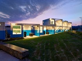 ＨＩＭＩ　ＧＬＡＭＰＩＮＧ　ＲＥＳＯＲＴ　ＷＨＡＲＦ＆ＣＯ．