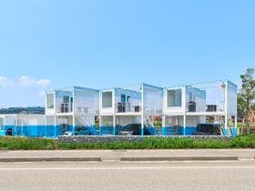 ＨＩＭＩ　ＧＬＡＭＰＩＮＧ　ＲＥＳＯＲＴ　ＷＨＡＲＦ＆ＣＯ．