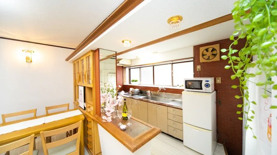 Higashiomi Large House