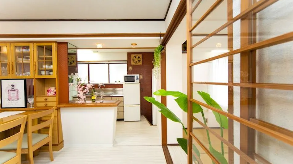 Higashiomi Large House