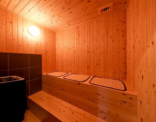 セルフロウリュ式のサウナです。