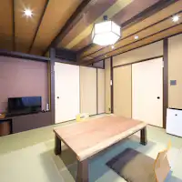 Kamar Khusus dengan Pemandian Semi Terbuka - Ruang Tamu