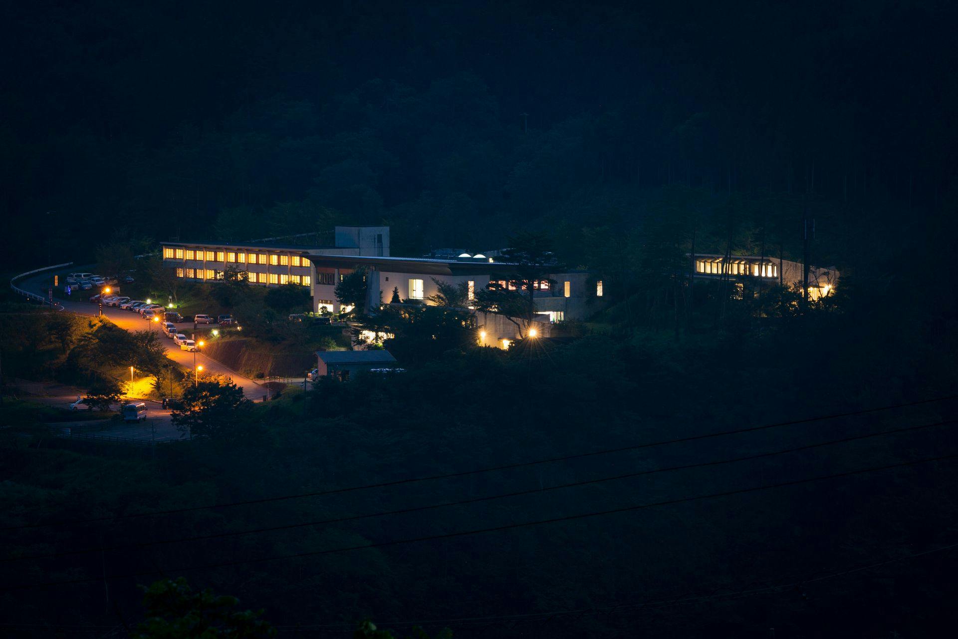 ลักษณะภายนอกยามค่ำคืน 3