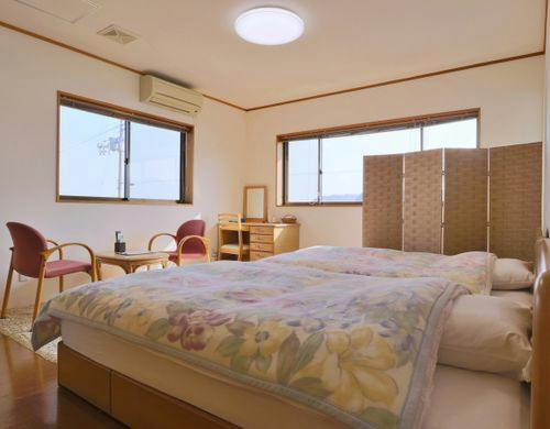 ツインルーム-Twin Room-