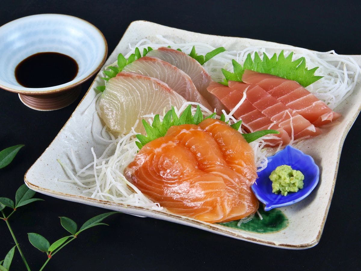 【อาหาร】อาหารเย็น: ชุดอาหารซาชิมิ