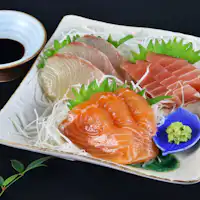 【อาหาร】อาหารเย็น: ชุดอาหารซาชิมิ