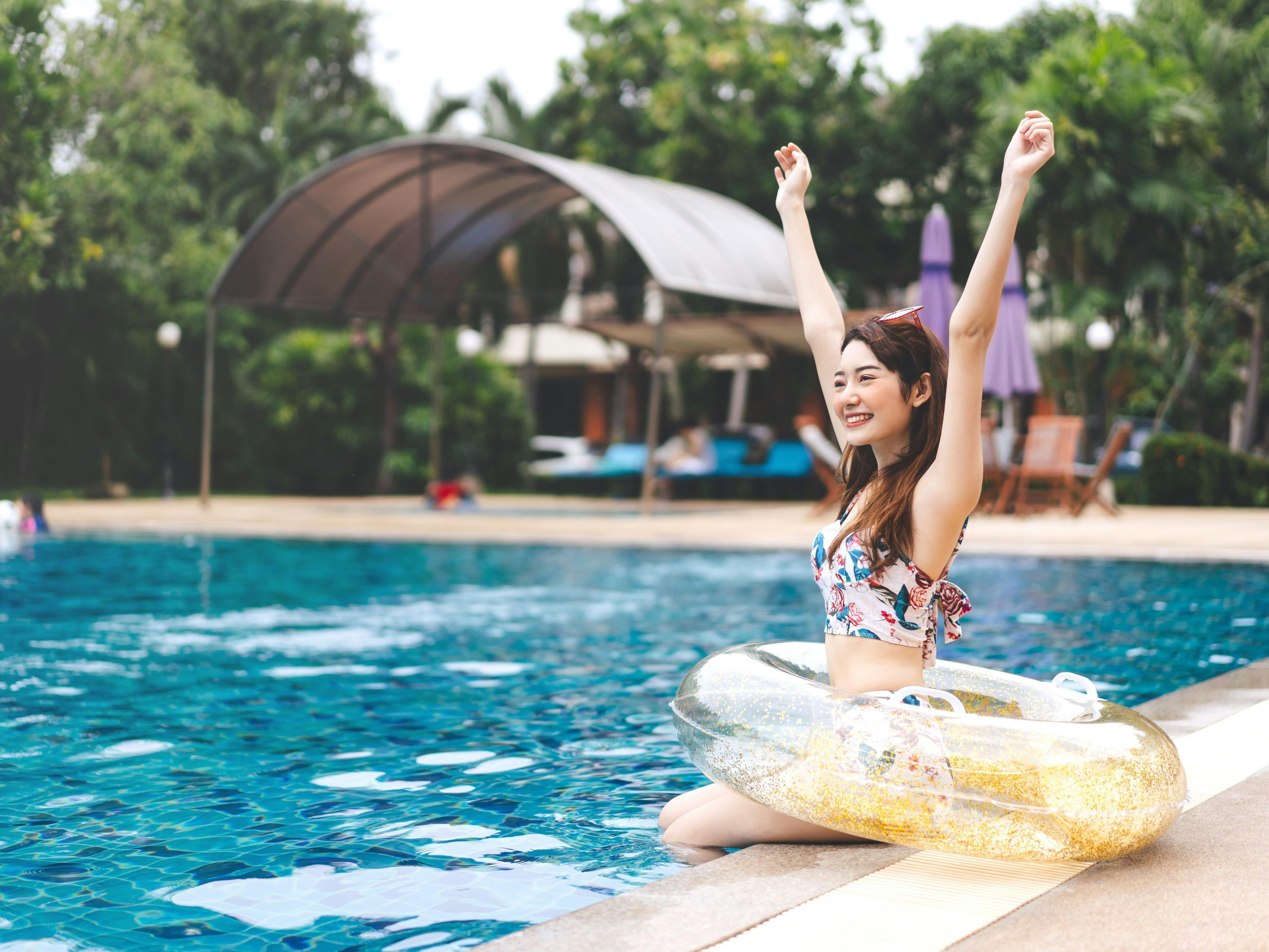 สระว่ายน้ำสำหรับผู้หญิง