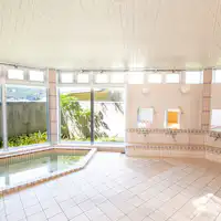 Pemandian umum yang luas!