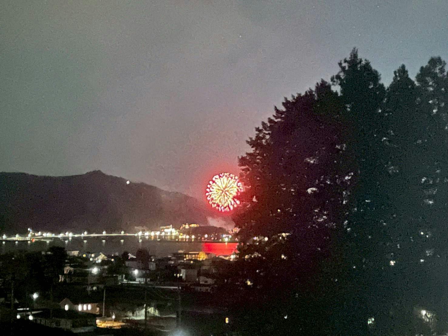 Kembang Api Musim Dingin yang Terlihat dari FUJI!