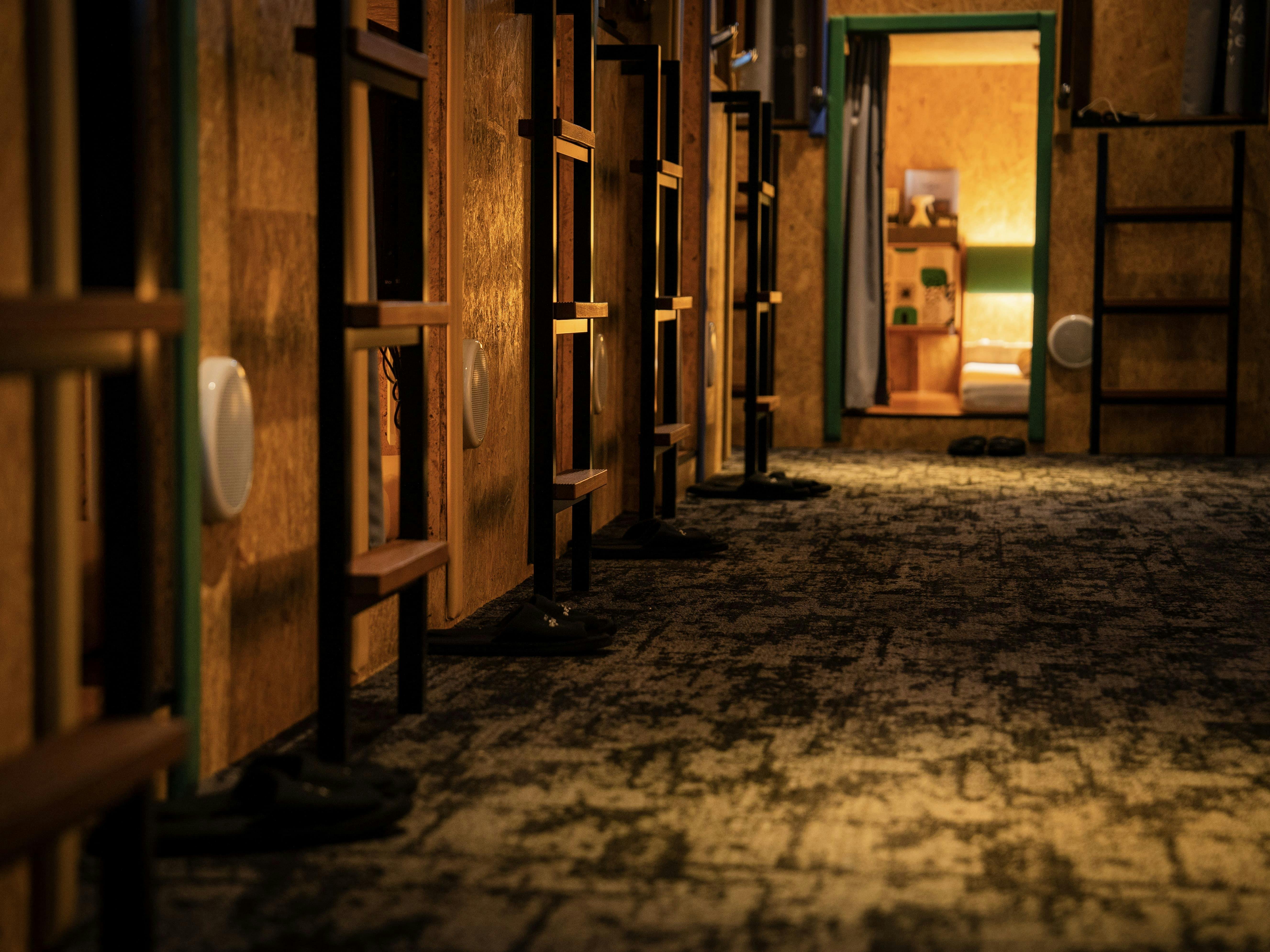 ยูนิตชั้นสำหรับผู้ชาย